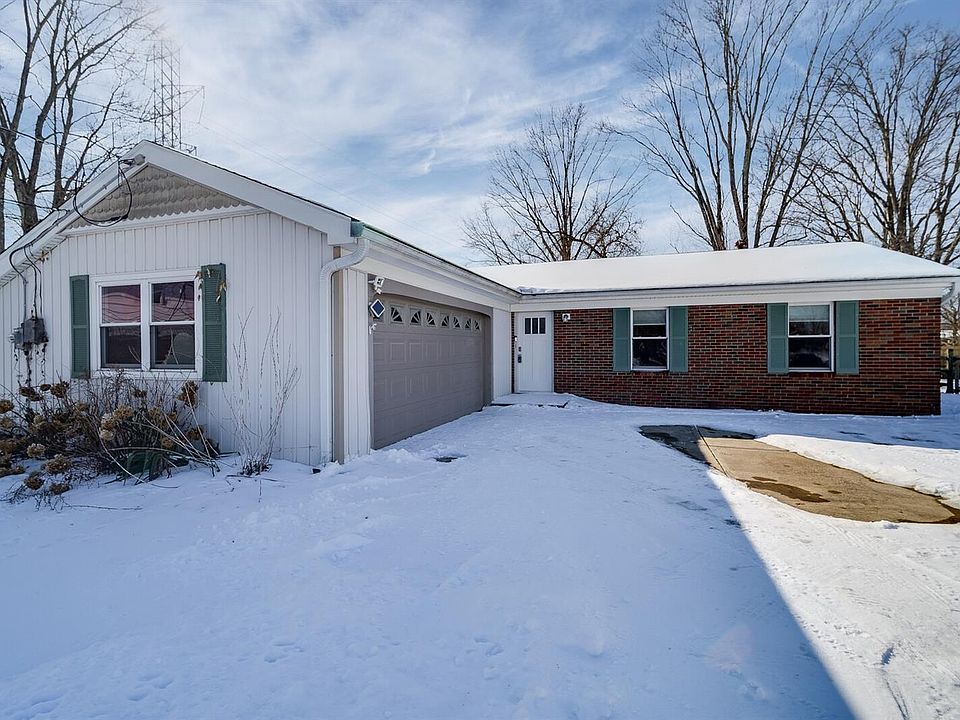 1st image of 8677 Goldfinch Way