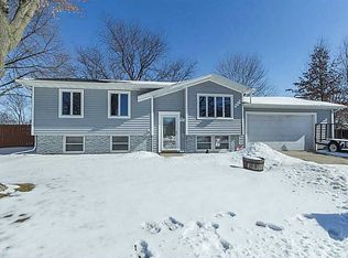 3613 Western Pine Dr NE, Cedar Rapids, IA 52402