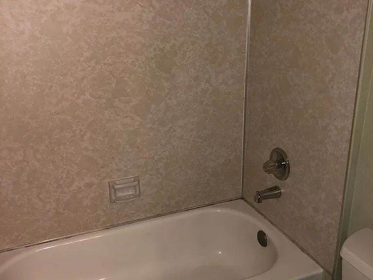 1409 Elm St — Photo 10