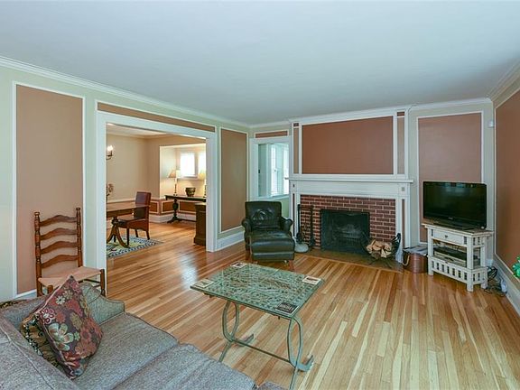 5th image of 2286 Delaware Dr