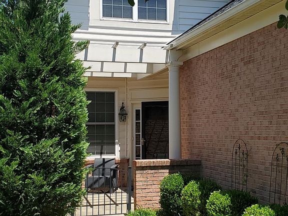 2nd image of 44320 McHenry Sq