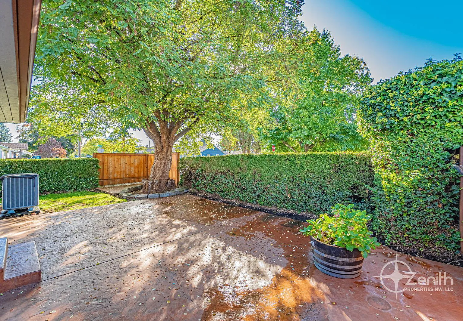 3 bed, 1.0 bath, 936 sqft, $2,195 — Photo 3