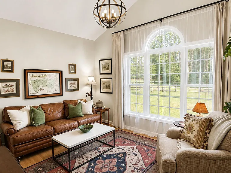 Fox Tail Ct — Photo 2
