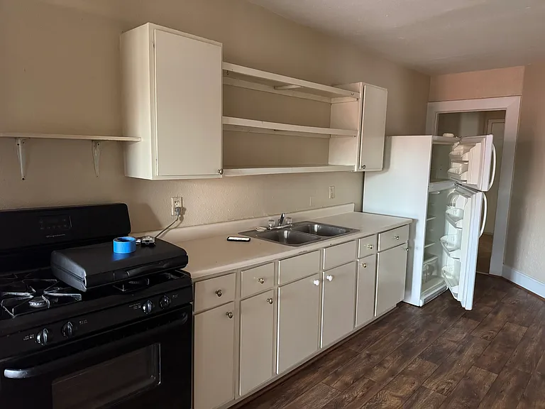 804 W Okmulgee Ave #D — Photo 3