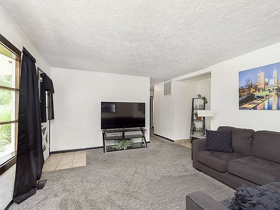 3rd image of 3516 Mayflower Dr
