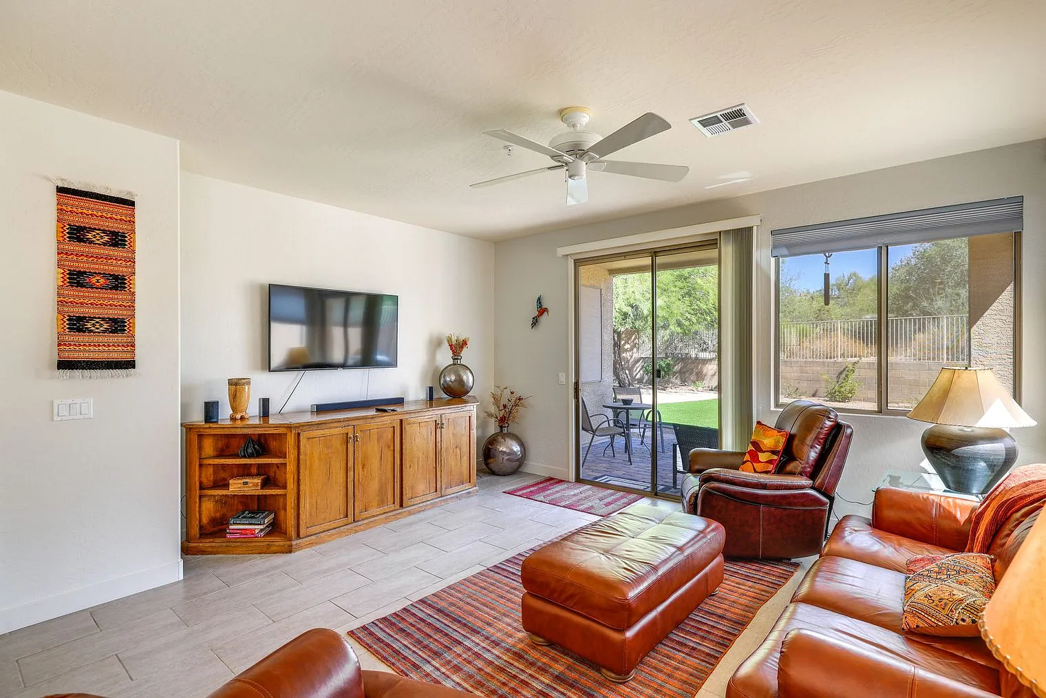 3 bed, 2.5 bath, 1948 sqft, $3,027 — Photo 3