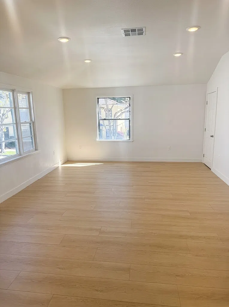 2 bed, 1000 sqft, $2,580 — Photo 4