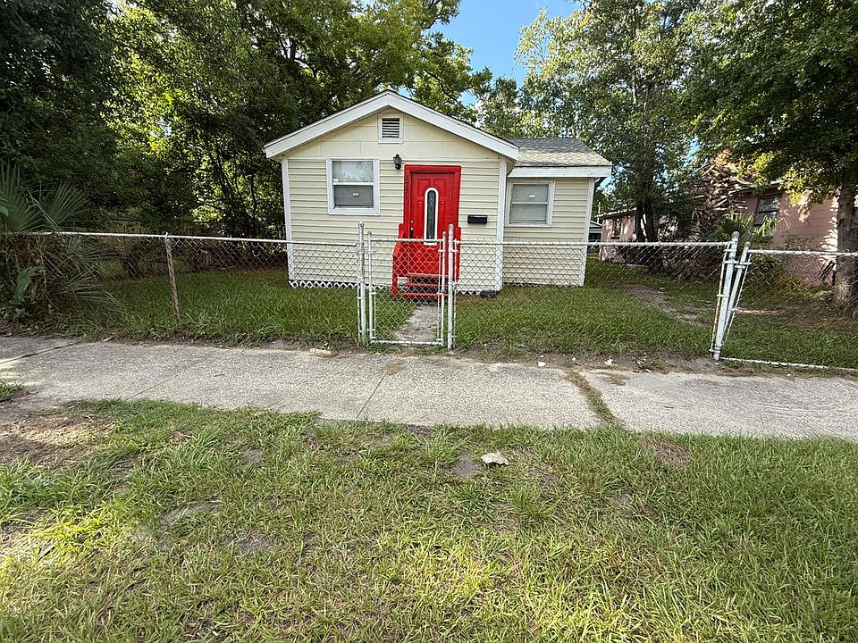 1st image of 1751 W 23rd St