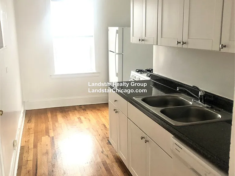3050 W Berteau Ave #3 — Photo 13