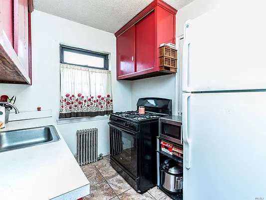 Sold by Douglas Elliman | media 17