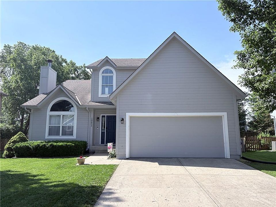 1st image of 18653 W 160th St
