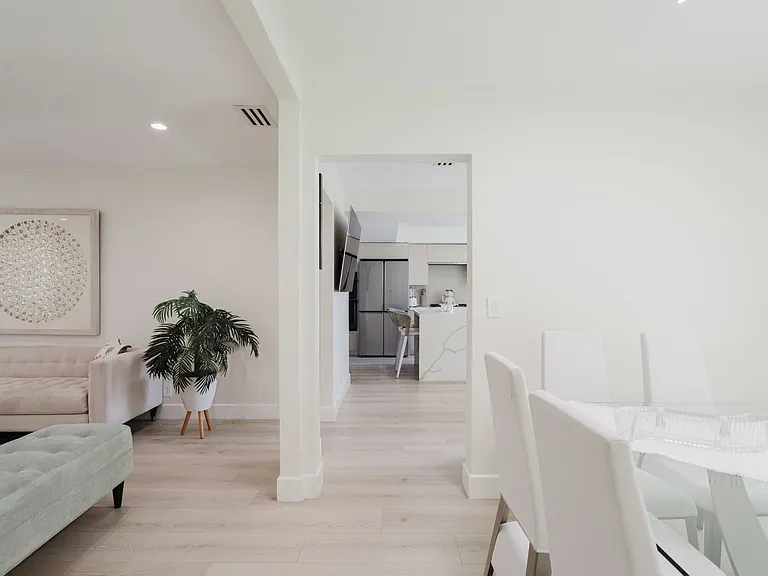 10619 Mather Ave — Photo 16