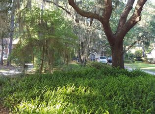 Francis Marion Cir, Beaufort, SC 29907