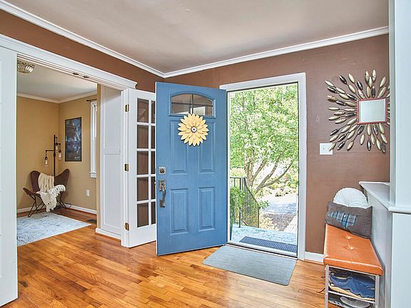 3rd image of 2131 Sunset Ave