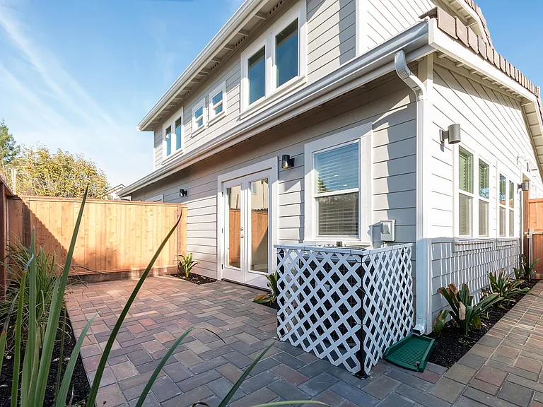 4757 Augustine St — Photo 13