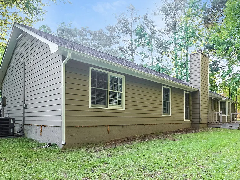 10916 Clearwater Dr — Photo 17