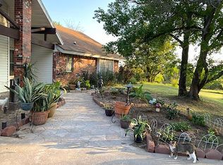 1952 Live Oak Cir, Azle, TX 76020