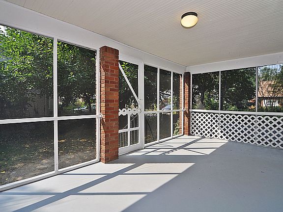 4th image of 1038 18th St S #1
