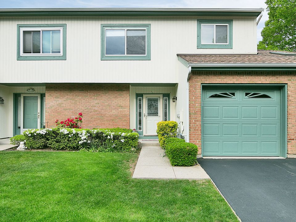 1st image of 24 Timber Ridge Dr #14