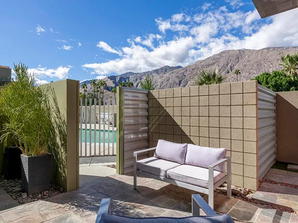 673 E Arenas Rd, Palm Springs, CA 92262