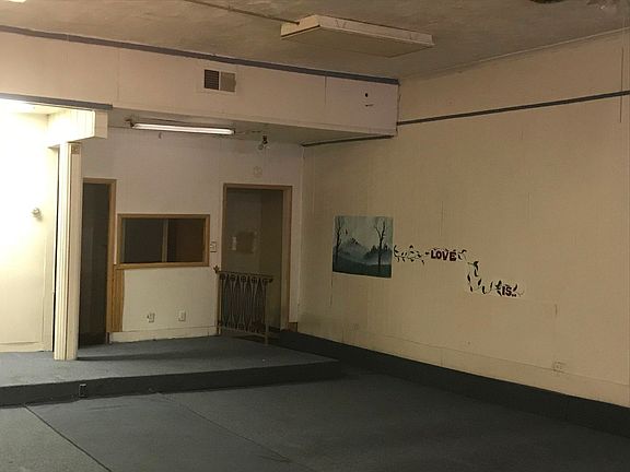 5th image of 5601 S Damen Ave