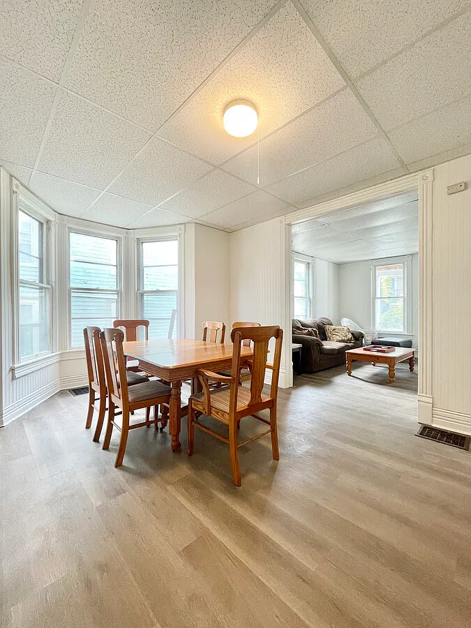 3 bed, 1000 sqft, $750 — Photo 3