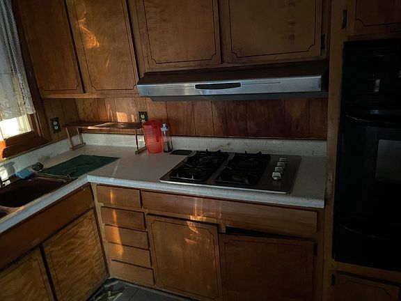 2nd image of 105 W 35th Ave