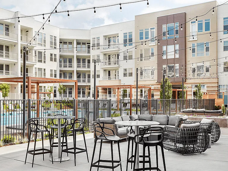 7575 Town Center — Photo 44