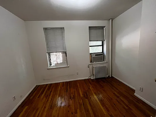 Rented by Salon Realty Corp | media 3