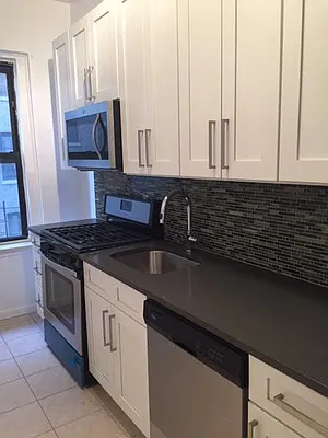 Rented by Roberto Guilbet, LREB | media 21