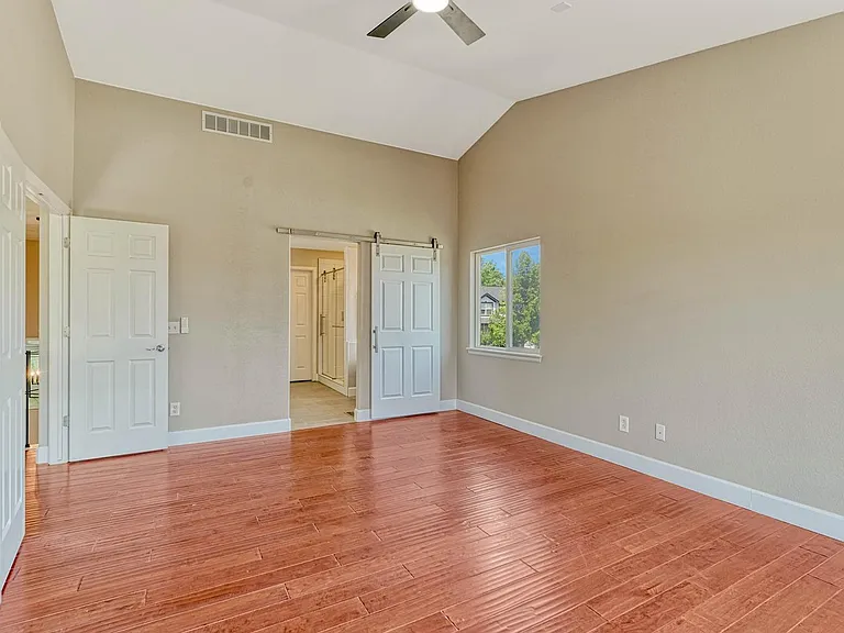10202 Nickolas Ave — Photo 5