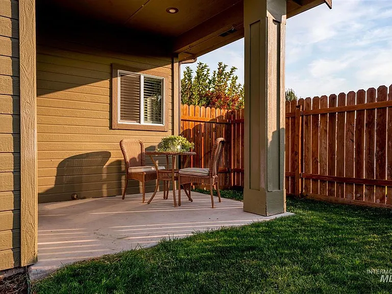 10241 W Breckfield St — Photo 19