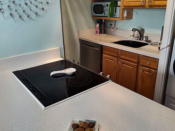 New Quartzite counter top
