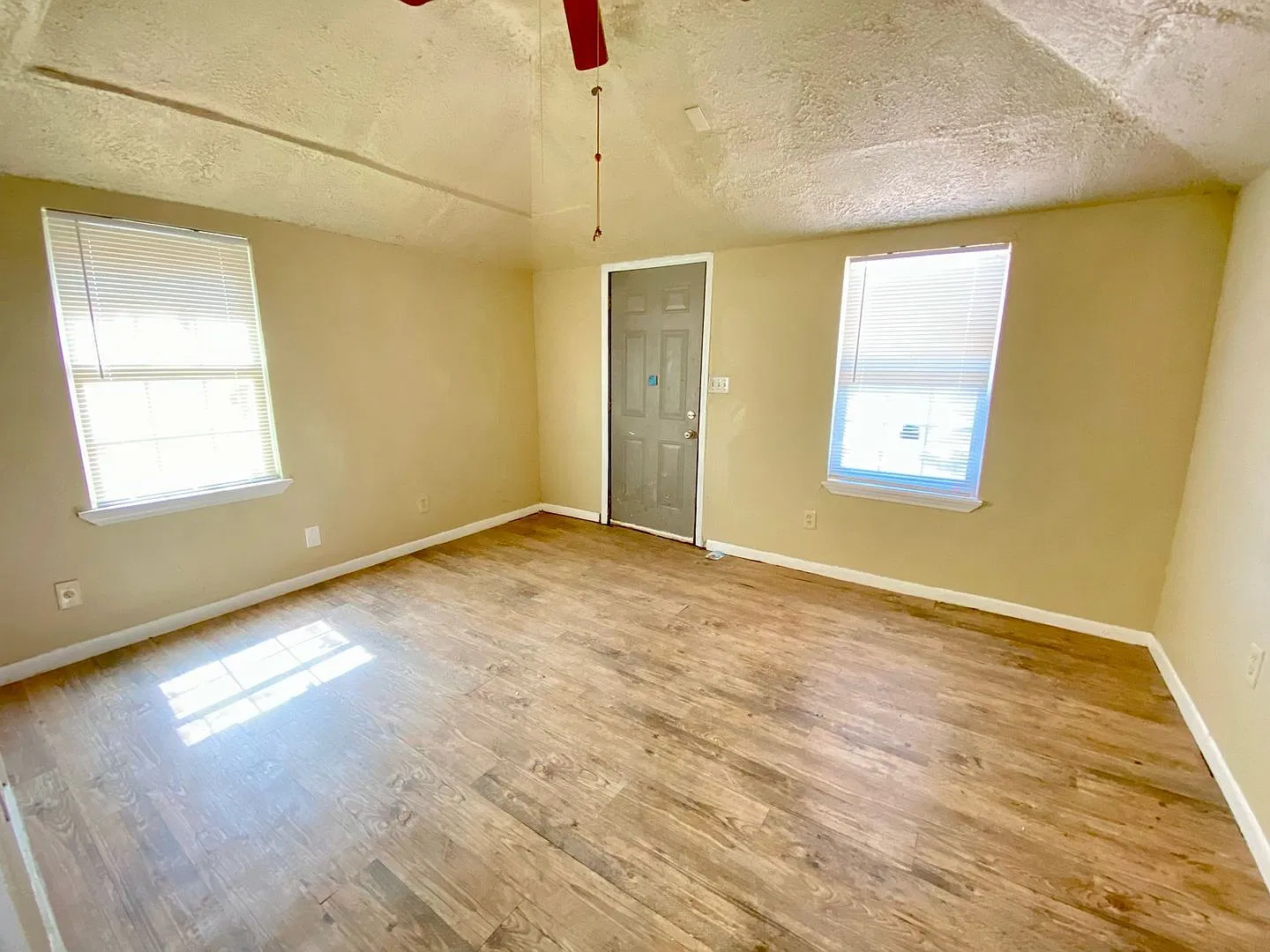 2105 Avenue T — Photo 2