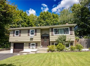 19 Stony Hill Ln, West Nyack, NY 10994