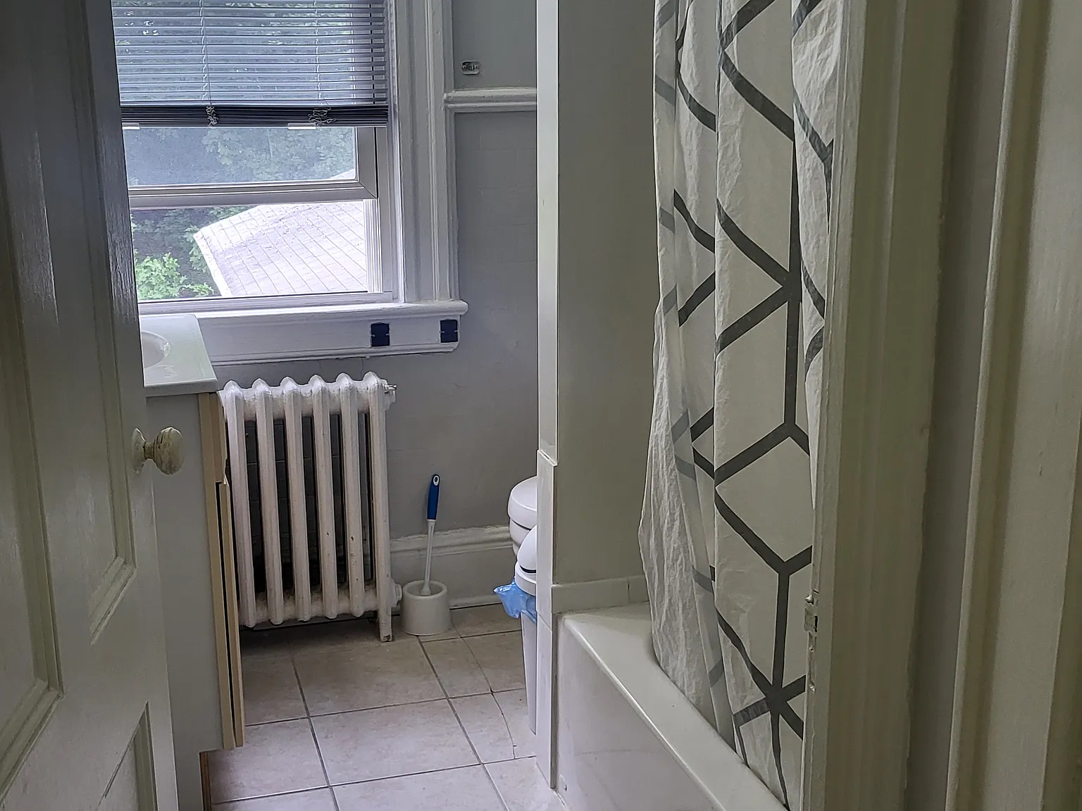 1 bed, 1850 sqft, $1,900 — Photo 2