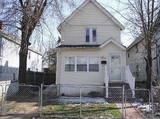 50 Grove St, Hempstead, NY 11550