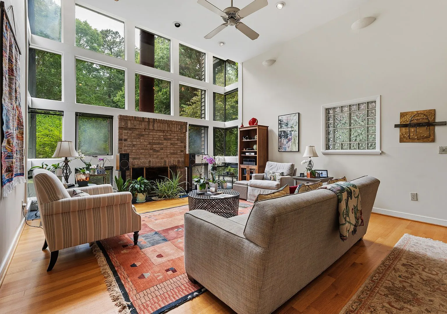 Contemporary 4bd/3.5ba Near Hope Valley + Home Equidistant to Downtown Durham & Chapel Hill! — Photo 2