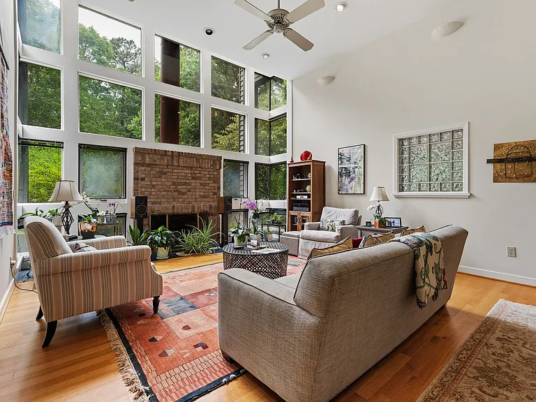 3628 Carlisle Dr — Photo 3