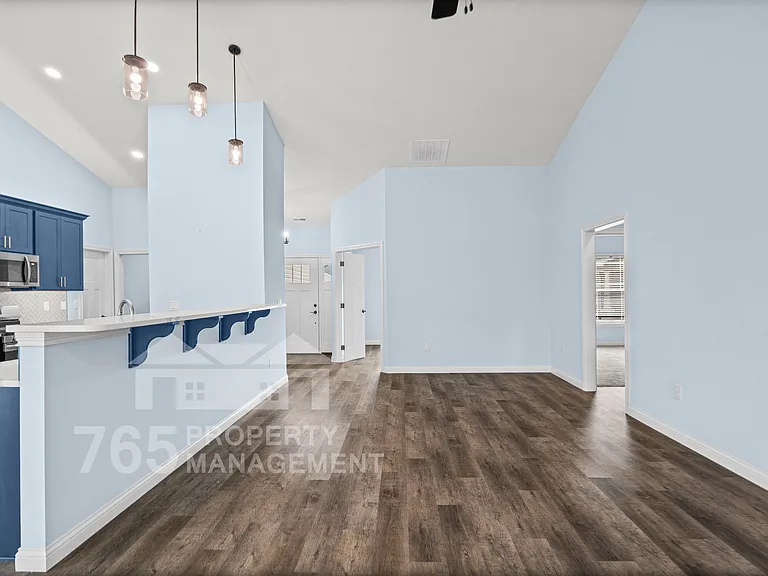 1912 Mud Creek Ct W — Photo 3