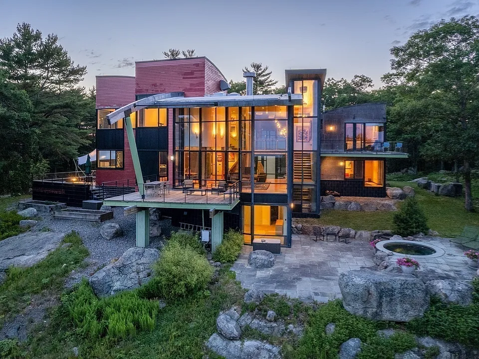370 Summer St