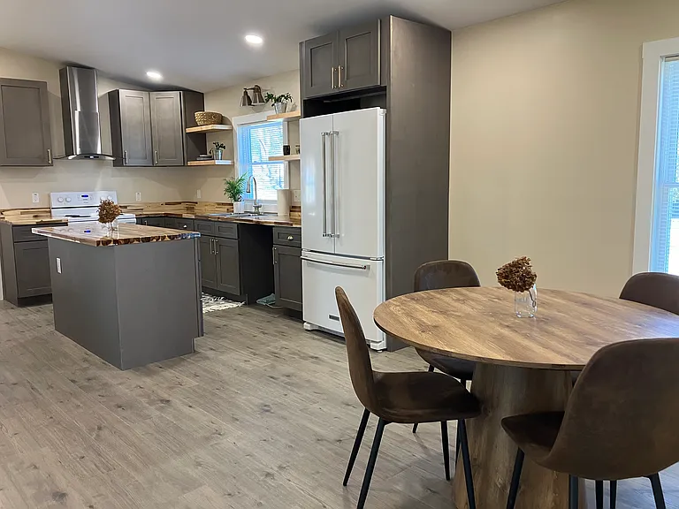 14 Haywood Ave — Photo 5
