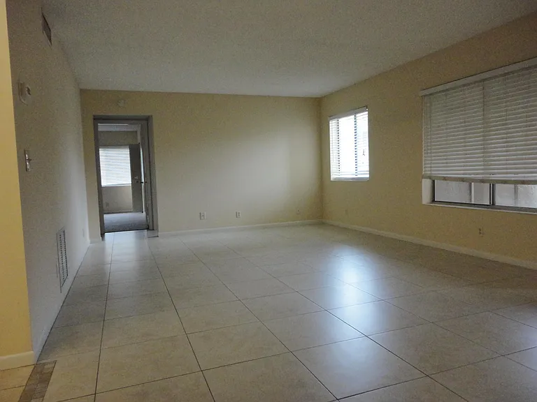 508 Shady Pine Way #D1 — Photo 2