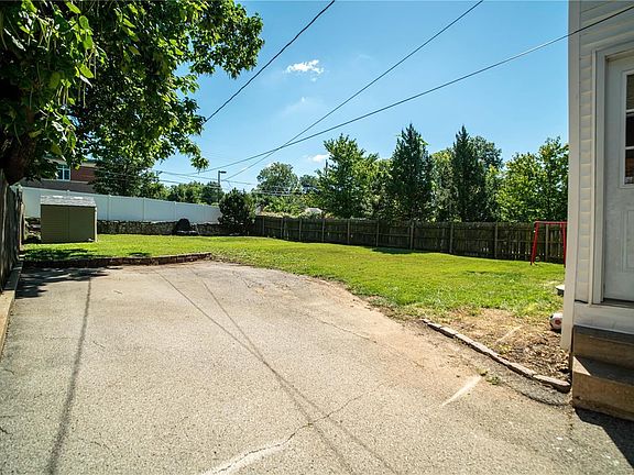 4th image of 9010 Niles Pl