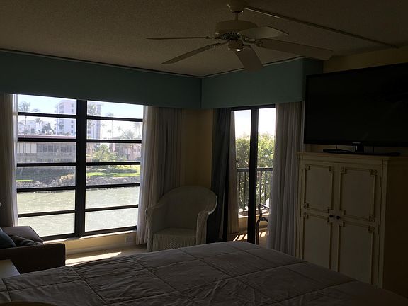 Master Bedroom/Overlooking Dr s Pass