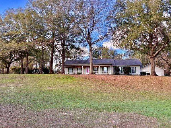 907 Early Walden Rd, Headland, AL 36345