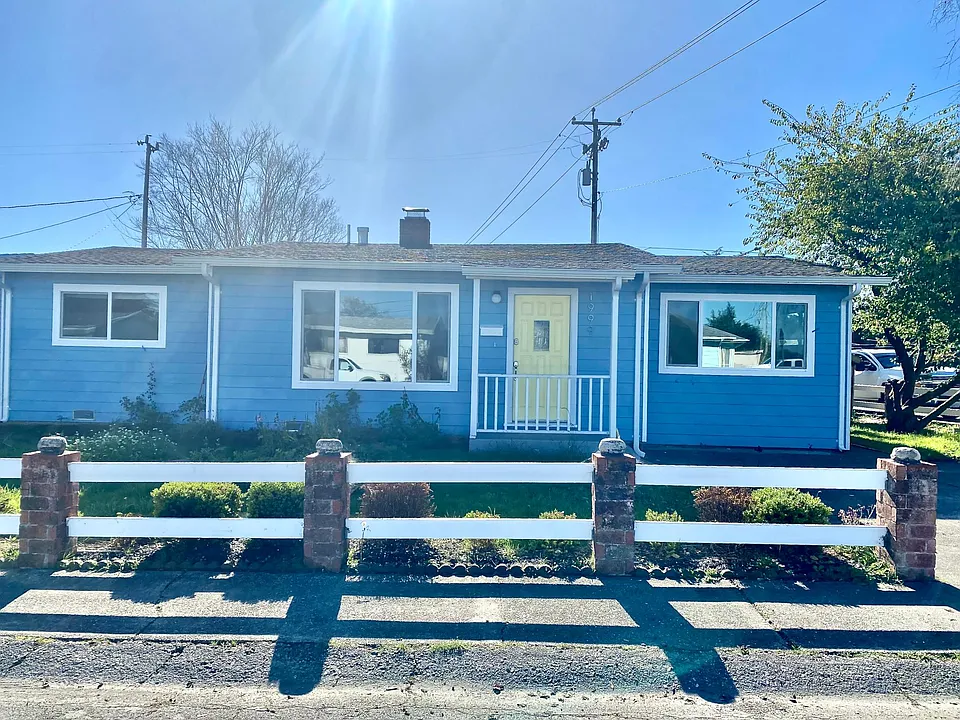 1999 Haeger Ave