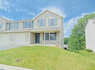 378 Oneida Dr, Sinking Spring, PA 19608