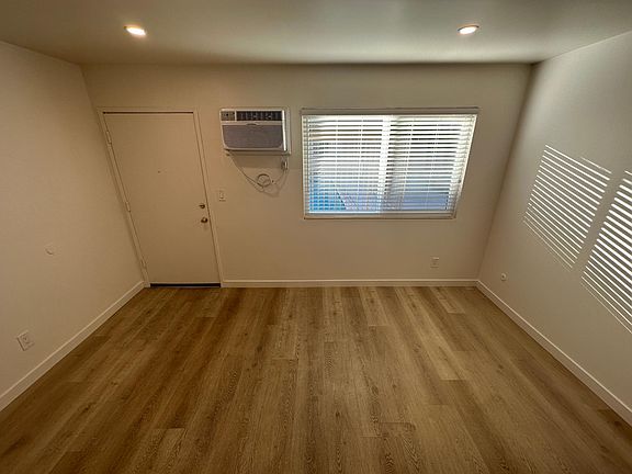 5th image of 5519 Laurel Canyon Blvd #17