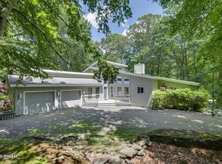 108 Heron Bay, Hawley, PA 18428